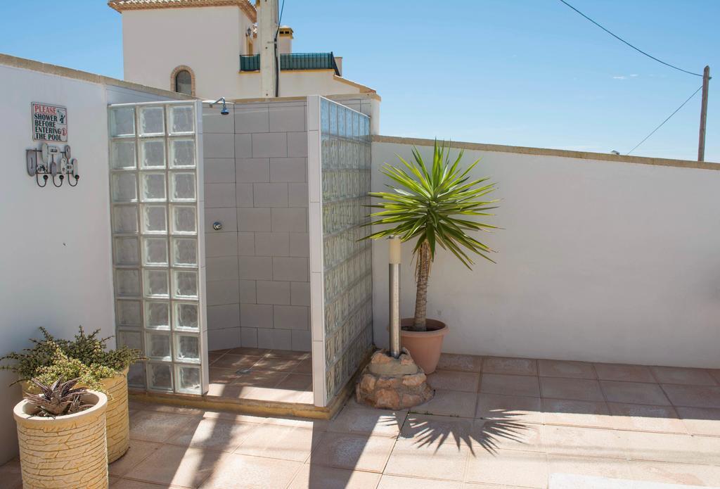 مبيت وإفطار سان ميجيل دي ساليناس Casa Lanjaron المظهر الخارجي الصورة